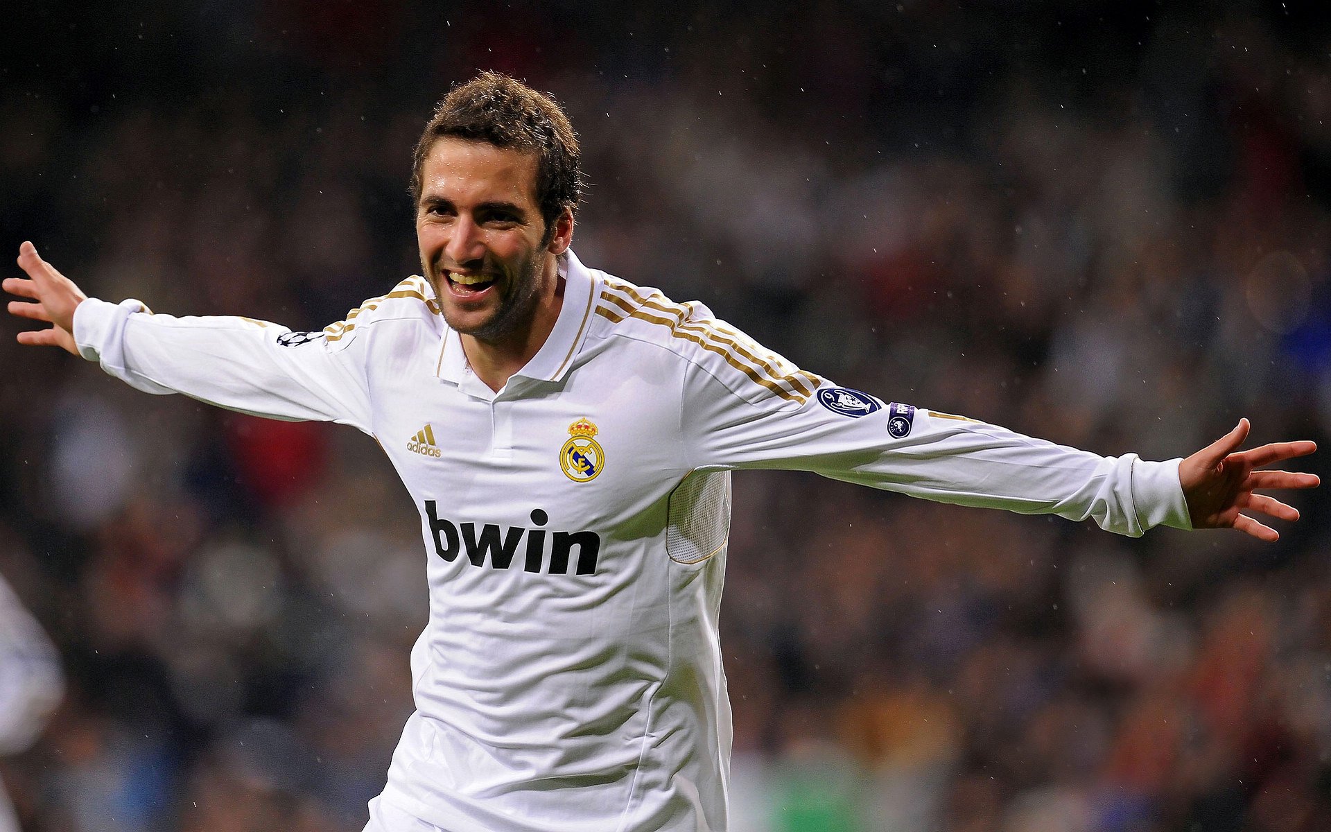 Rookie意外战胜巴塞罗那，反败为胜引爆全场！热度持续攀升