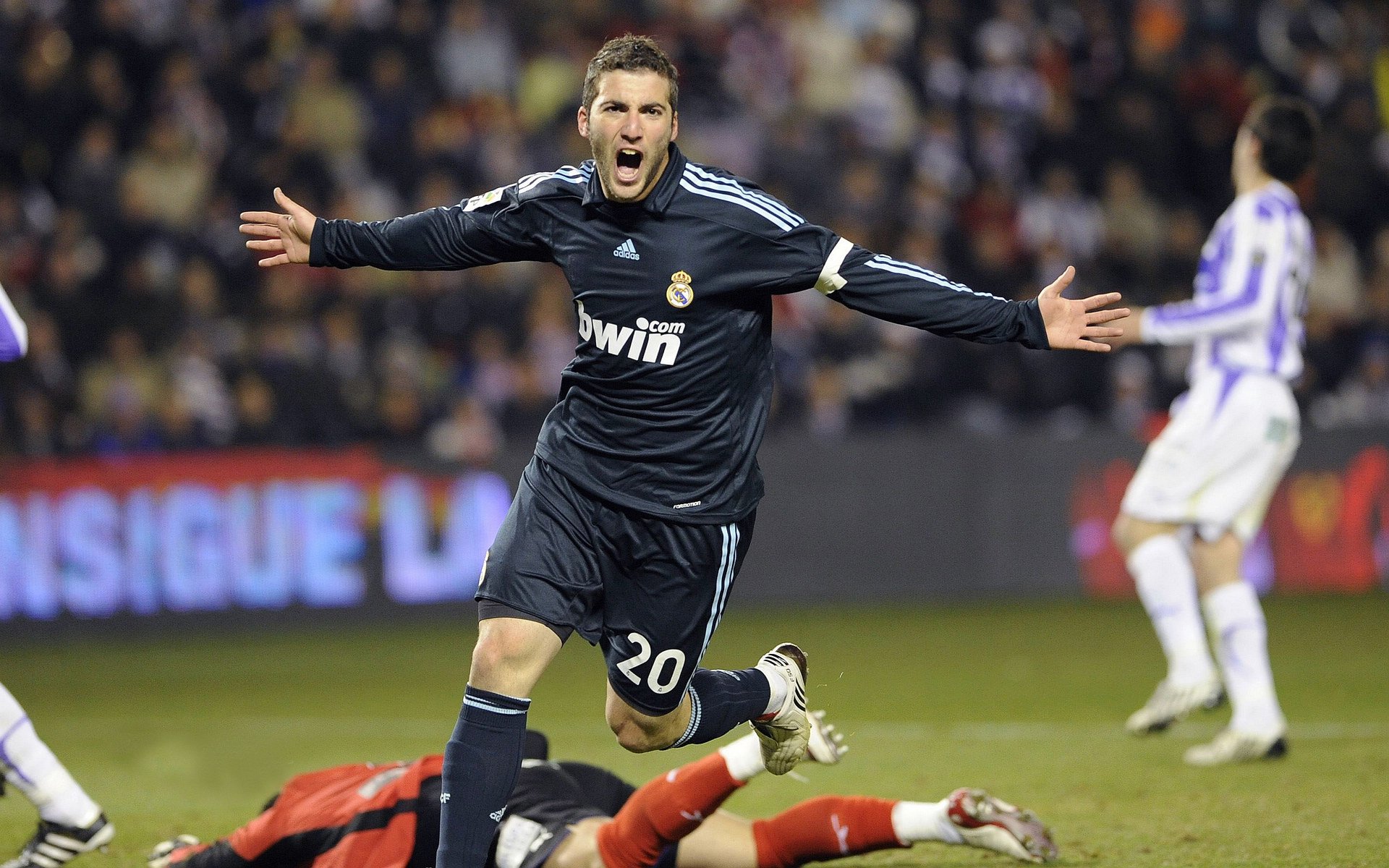 锐不可当首场状态出色，MAD观众沸腾！，Scout重返赛场全场沸腾不已