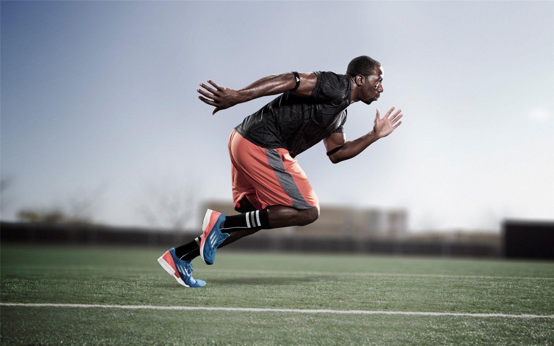 尤文图斯前途光明！萨拉赫新星爆冷表现突出观众掌声雷动